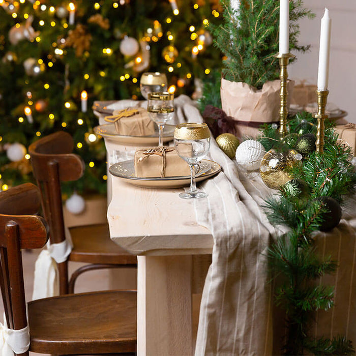 Decorate Your Dining Table for the Holidays